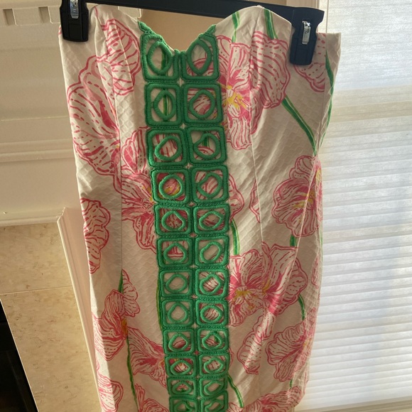Lilly Pulitzer Dresses & Skirts - Lilly Pulitzer Pink & Green strapless dress